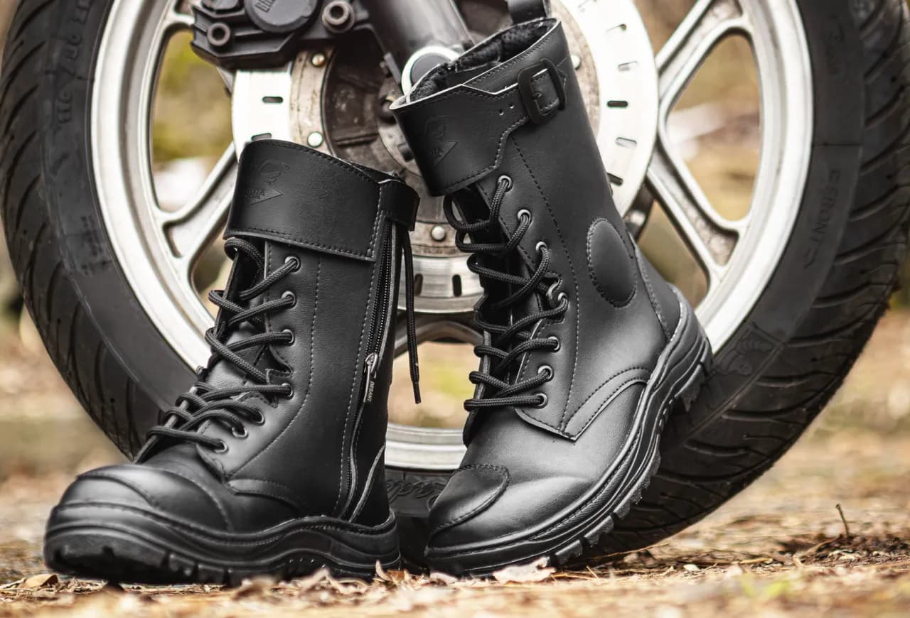 Jakie buty motocyklowe wybrać, aby uniknąć nieprzyjemnych kontuzji?