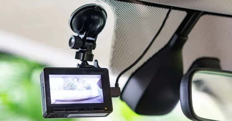 Jak zamontować kamerę w samochodzie - uniknij najczęstszych błędów