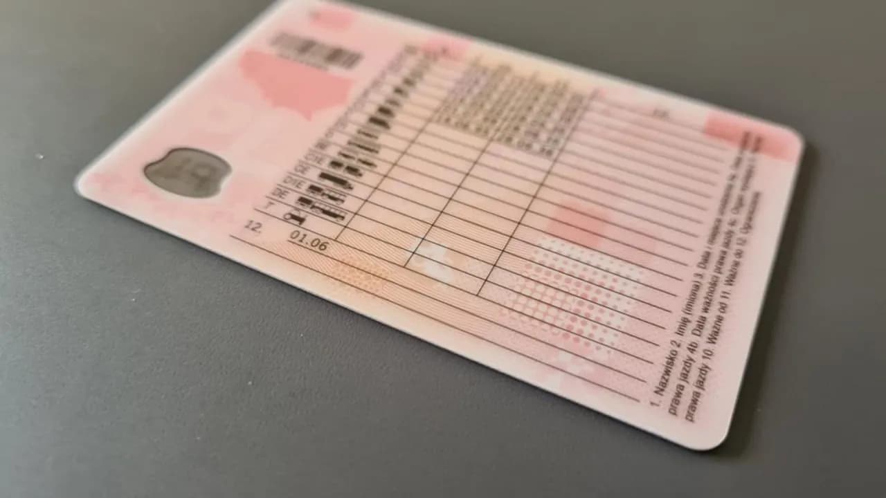Czy prawo jazdy bezterminowe trzeba wymieniać? Oto co musisz wiedzieć