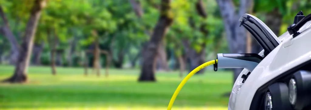 Ile trwa ładowanie samochodu elektrycznego? Poznaj kluczowe czynniki